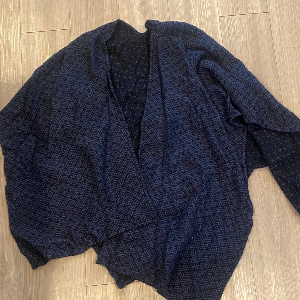 Navy Blue Women's Sweater 70% wool NWOT
